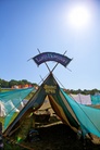 Glastonbury-2011-Festival-Life-Lara--30