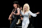 Glastonbury-20140629 Dolly-Parton-And-Richie-Sambora 4471