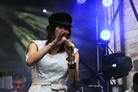 Laneway-Sydney-20110216 -Blonde-Redhead-Blonde8