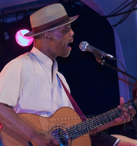 Eric Bibb