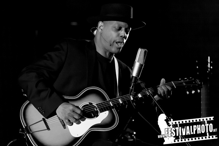 Eric Bibb